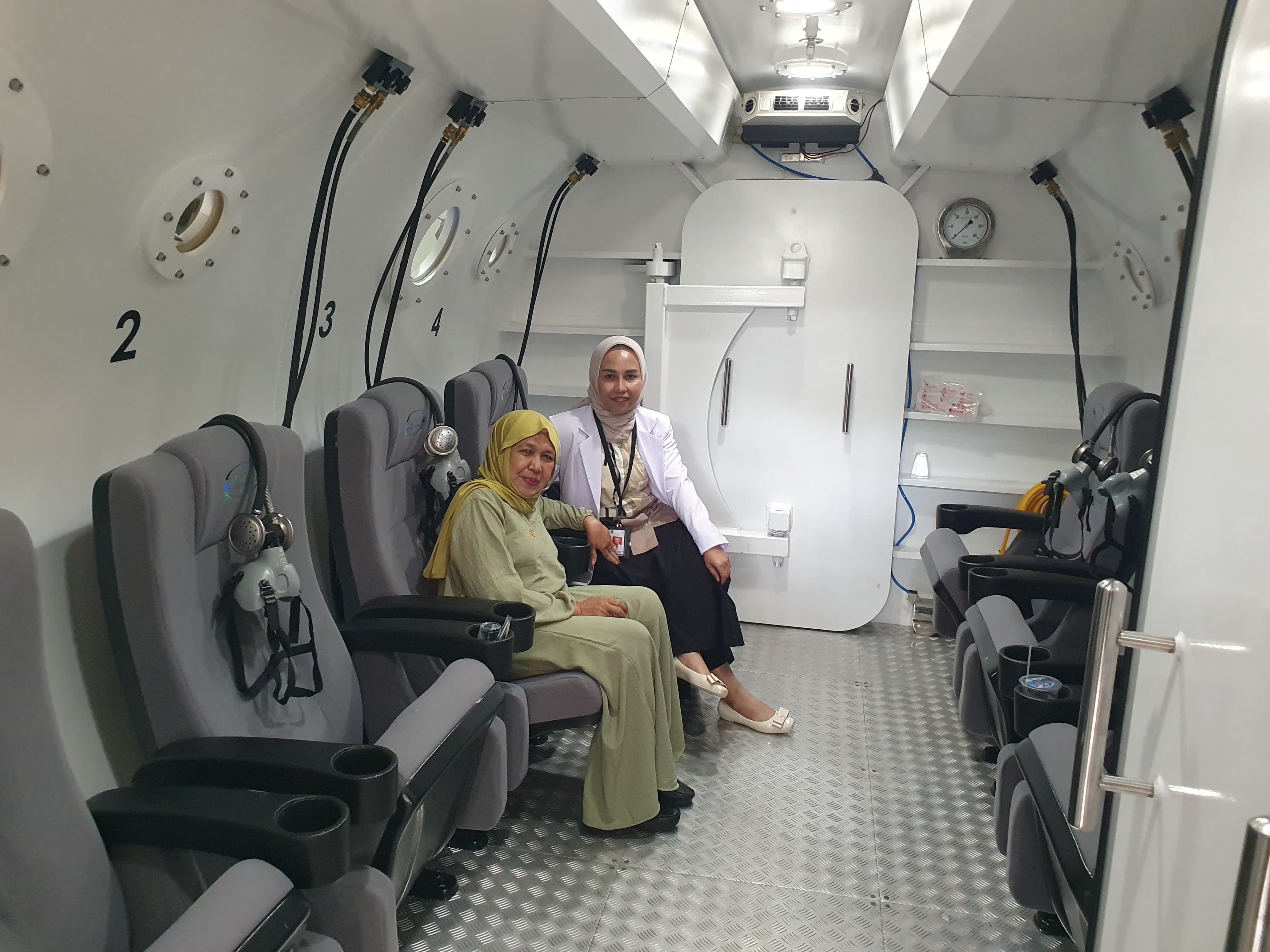 Tempat terapi hiperbarik di RS Bakti Pajajaran, Kabupaten Bogor.