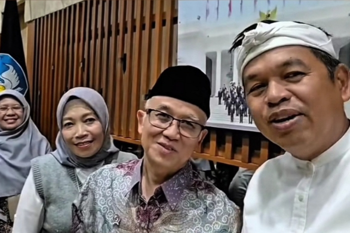 Gubernur Jawa Barat, Dedi Mulyadi bertemu dengan Menteri Pendidikan, Atip Latipulhayat.