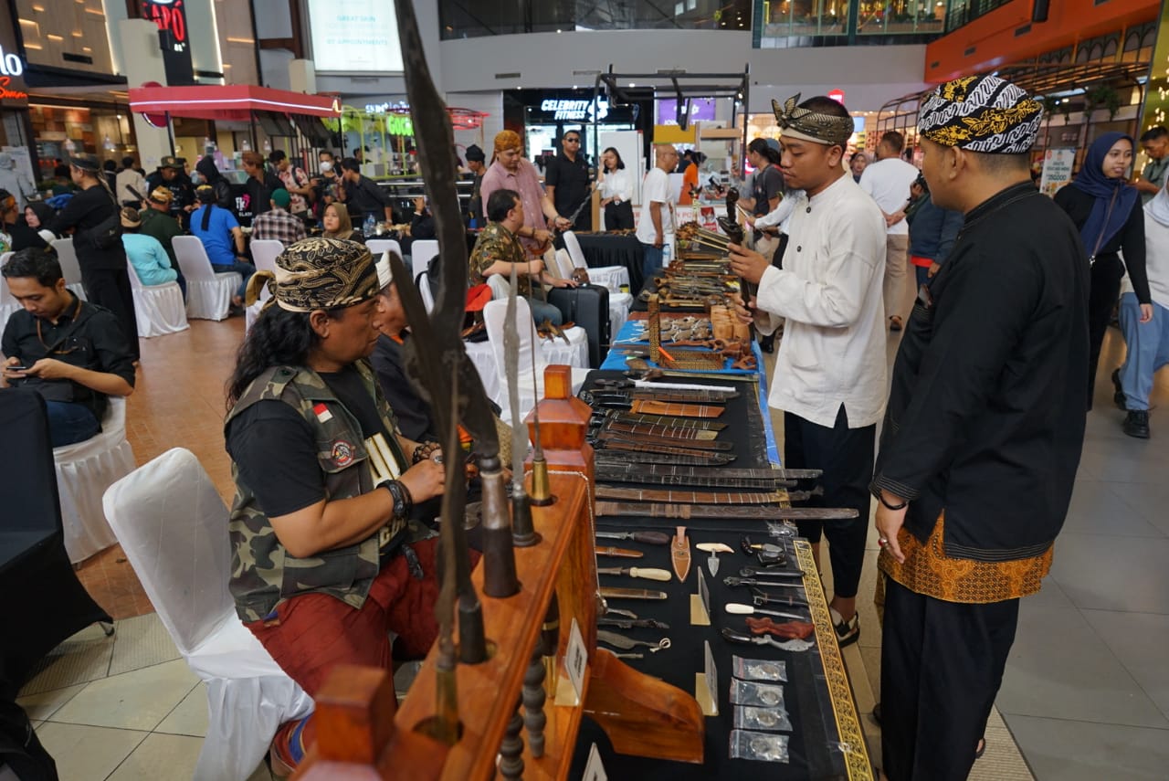 Pameran Mahakarya Pusaka Nusantara di Mal Botani Square, Kota Bogor, pada Jumat, 1 Agustus 2025.