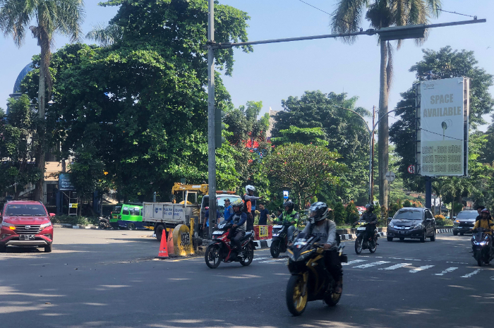 Potret penggunaan mode flashing pada Trafic Light di Simpang Ekalokasari, Kota Bogor.