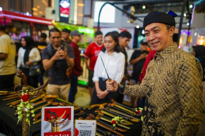Walikota Bogor Dedie Rachim saat menghadiri acara Mahakarya Pesona Pusaka Nusantara di Botani Square Mal.