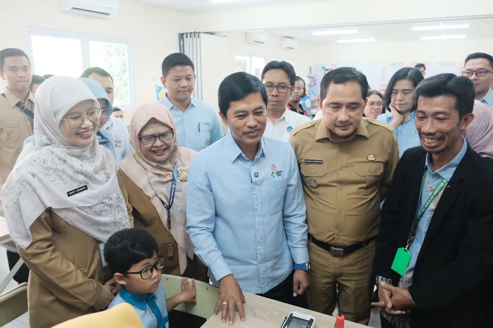Wamenkes dan Wakil Wali Kota Depok, tinjau langsung CKG Pelajar di Depok Senin 4 Agustus 2025.