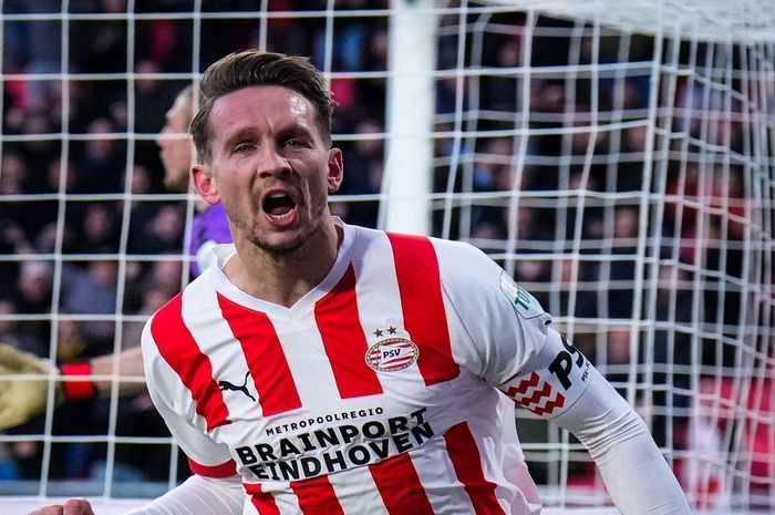 Luuk de Jong hengkang dari PSV menuju Porto.