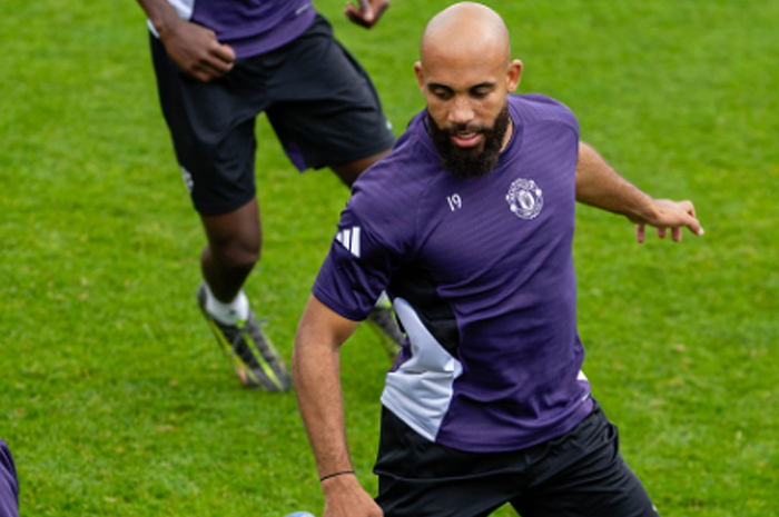 Bryan Mbeumo dalam sebuah sesi latihan pramusim bersama klub anyarnya, Manchester United.