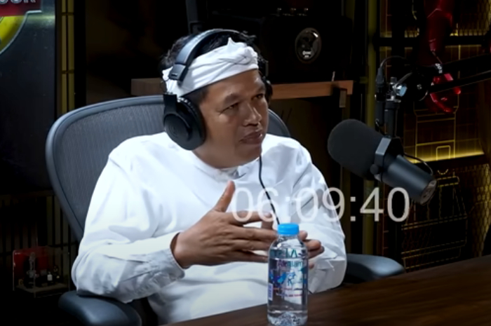 Gubernur Jawa Barat Dedi Mulyadi saat hadir dalam podcast Deddy Corbuzier.
