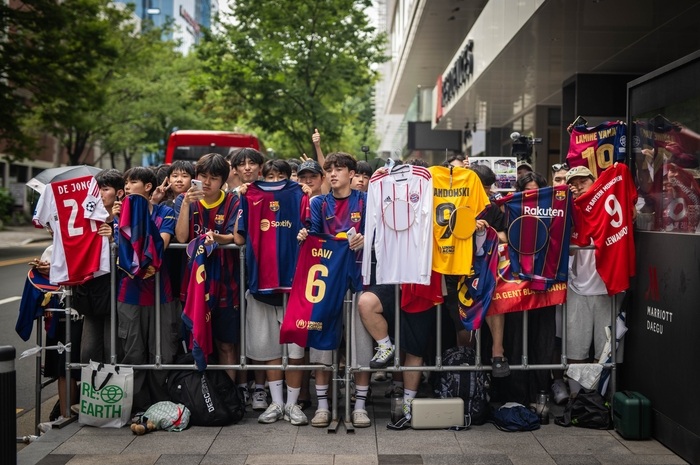 Tur pramusim Barcelona di Asia tuai antusiasme suporter.