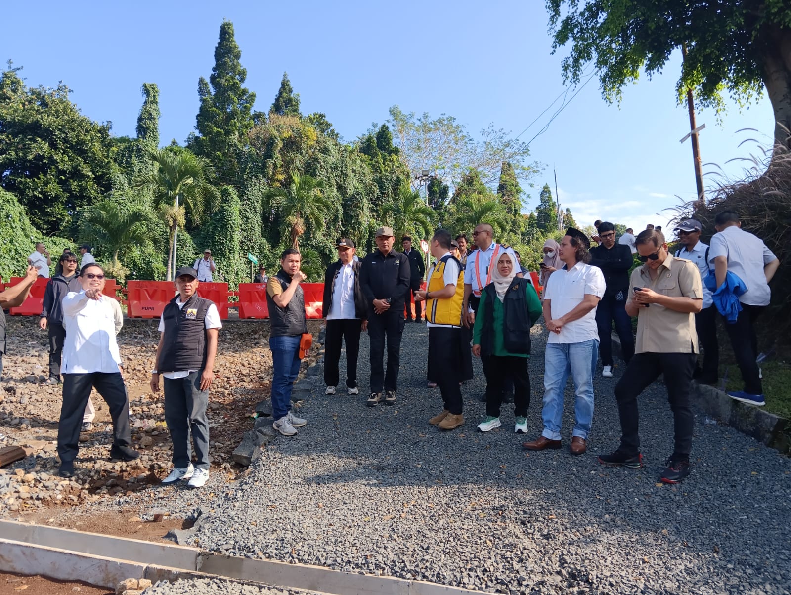 Anggota DPRD Kota Bogor, melakukan sidak ke Jalan Batutulis, Kecamatan Bogor Selatan.