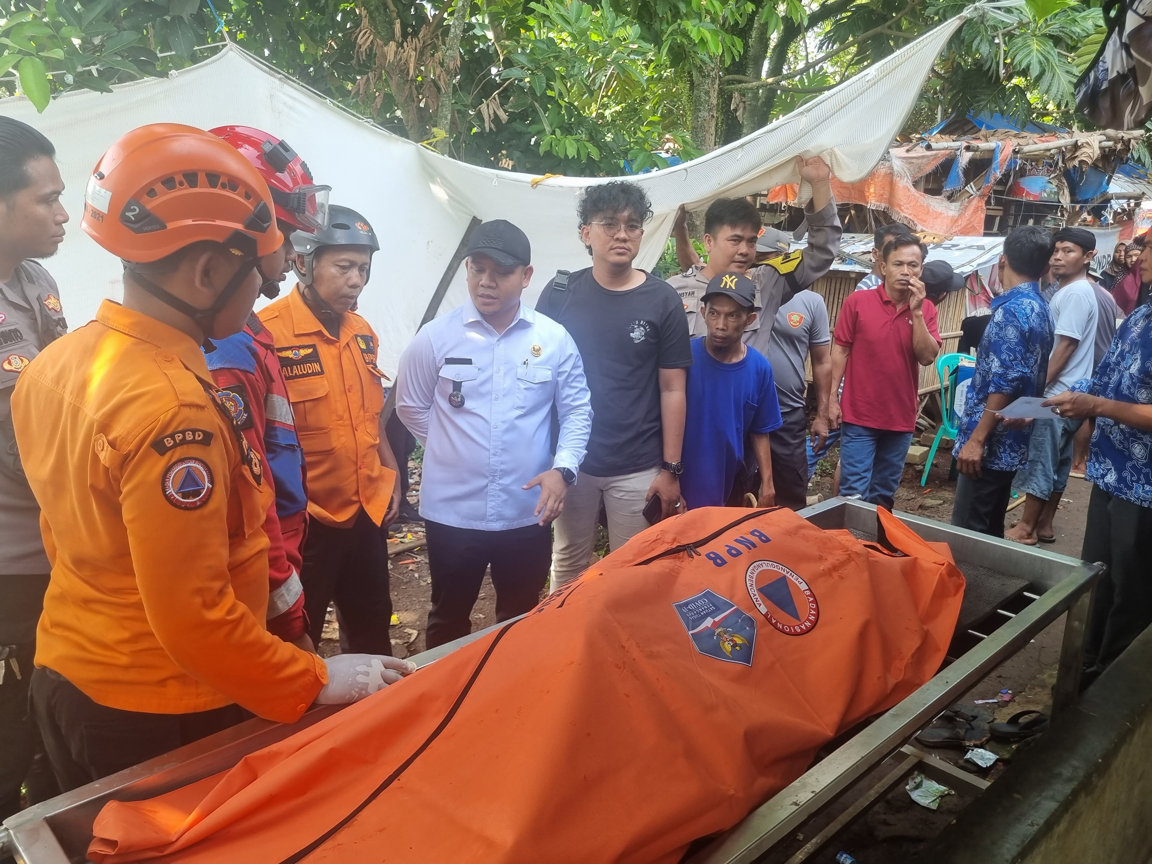 Seorang perempuan ditemukan meninggal dunia di dalam sumur di Kampung Babakan Sabrang, Desa Babakan, Kecamatan Ciseeng, Kabupaten Bogor, Rabu 6 Agustus 2025.