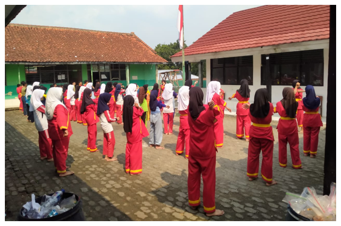 MTs Muhammadiyah Jasinga, Kabupaten Bogor, kekurangan sumber air bersih dengan jumlah lebih dari 400 orang.