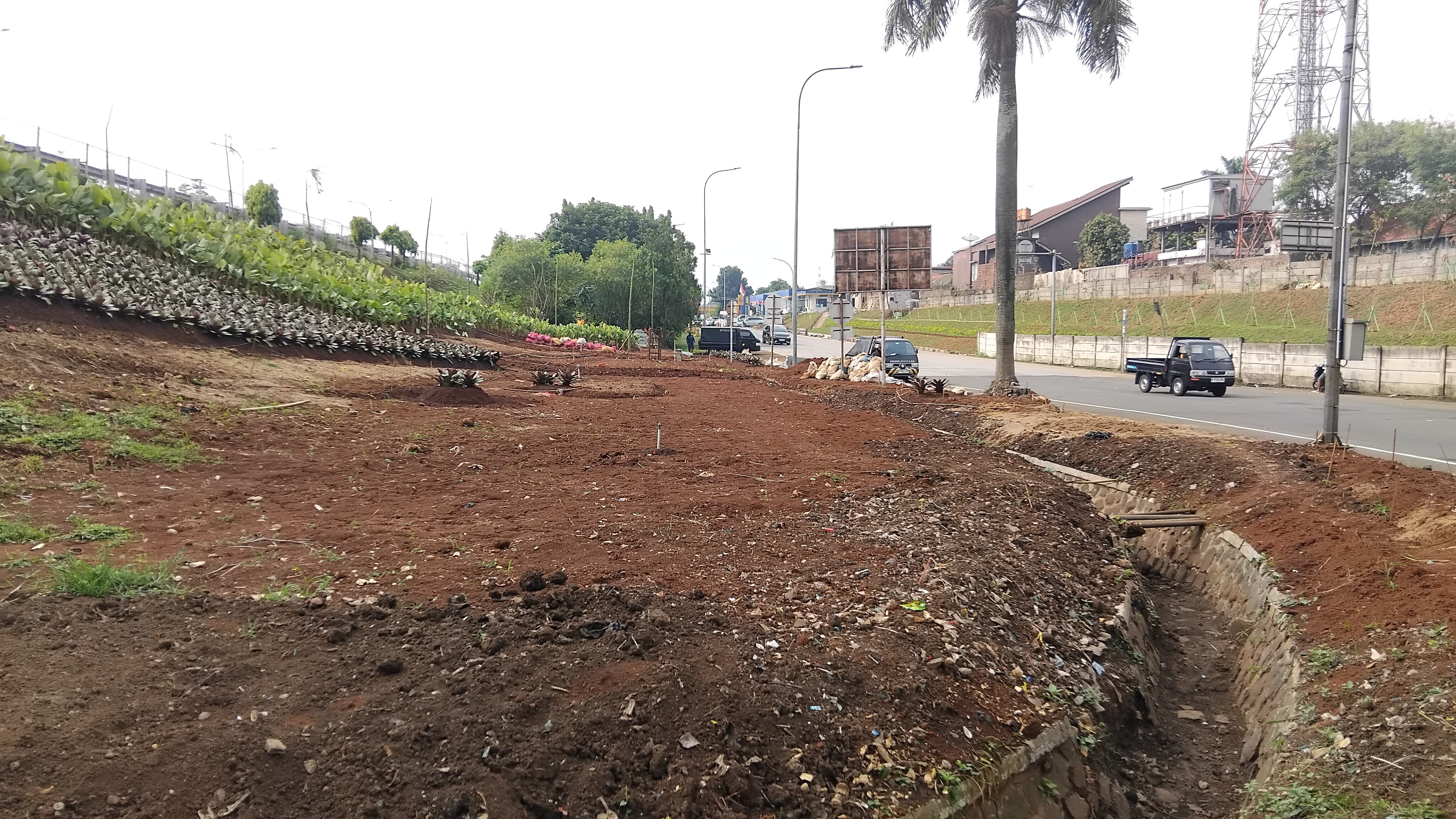 Lokasi yang direncanakan dibangun halte Transjakarta di Gerbang Tol Citeureup, Kabupaten Bogor.