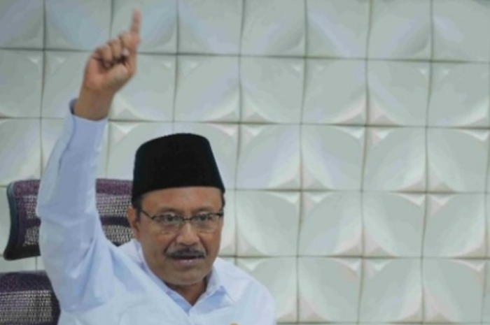 Mensos Gus Ipul mengungkapkan alasan Sekolah Rakyat berkonsep asrama.
