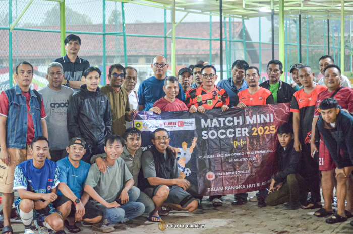 Forum Jurnalis Bogor Barat (FJBB) mengadakan pertandingan sepak bola persahabatan untuk memeriahkan HUT ke-80 Kemerdekaan Republik Indonesia.