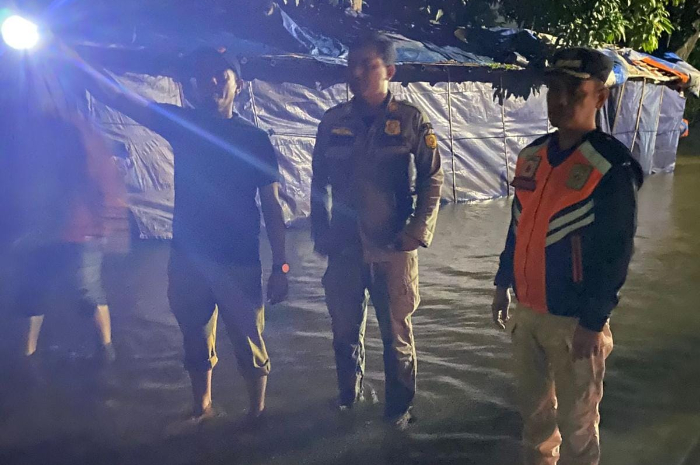 Banjir terjadi di Tajurhalang Kabupaten Bogor, Sabtu, 9 Agustus 2025 malam.