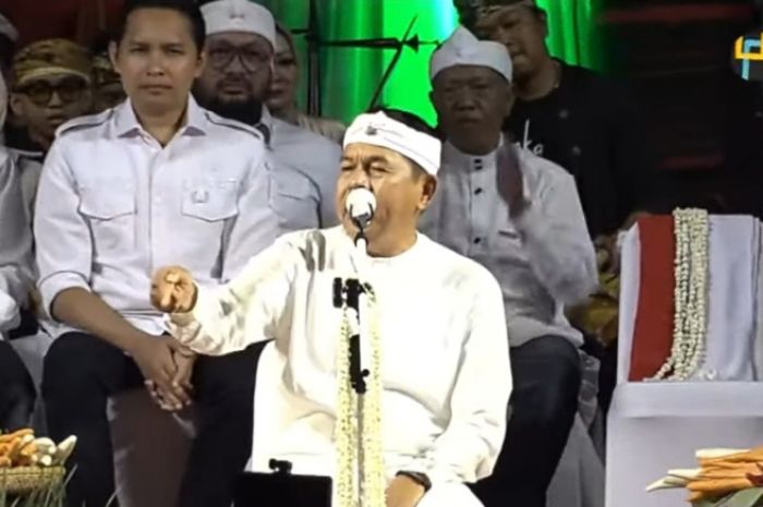 Gubernur Jawa Barat Dedi Mulyadi meminta orang tua melaporkan apabila ada pungutan di sekolah negeri.