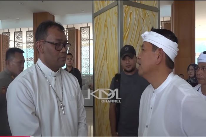 Gubernur Jawa Barat Dedi Mulyadi bertemu Pendeta terkait gereja yang akan dieksekusi.