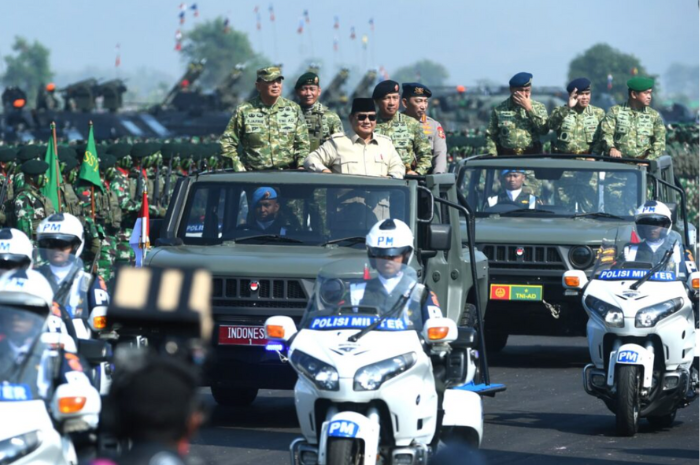 Presiden Prabowo Subianto pada Upacara Gelar Pasukan Operasional dan Kehormatan Militer di Batujajar, Bandung, Minggu, 10 Agustus 2025.