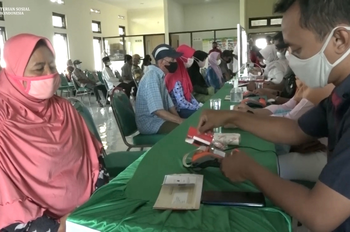 Ilustrasu: Bansos PKH dan BPNT Tahap 3 memakai sistem payment ID berbasis NIK.