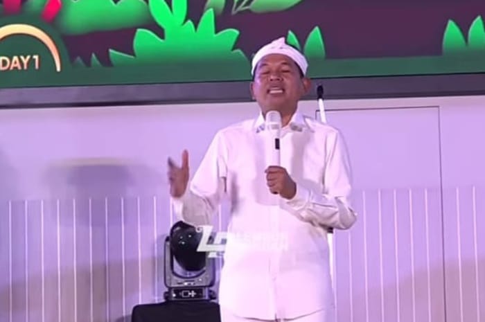 Gubernur Jawa Barat Dedi Mulyadi saat di IPB University.