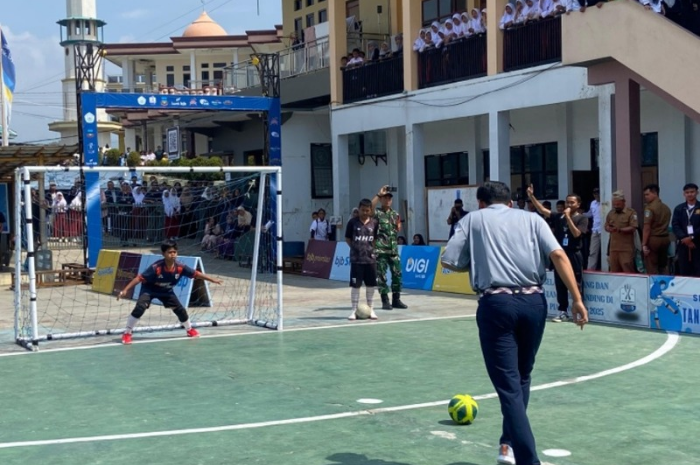 Pembukaan Turnamen Futsal Piala Wakil Bupati Garut oleh Kepala Dispora Kabupaten Garut