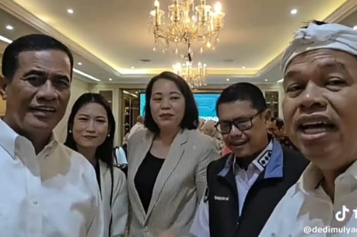 Gubernur Jawa Barat Dedi Mulyadi saat bertemu Mentan.