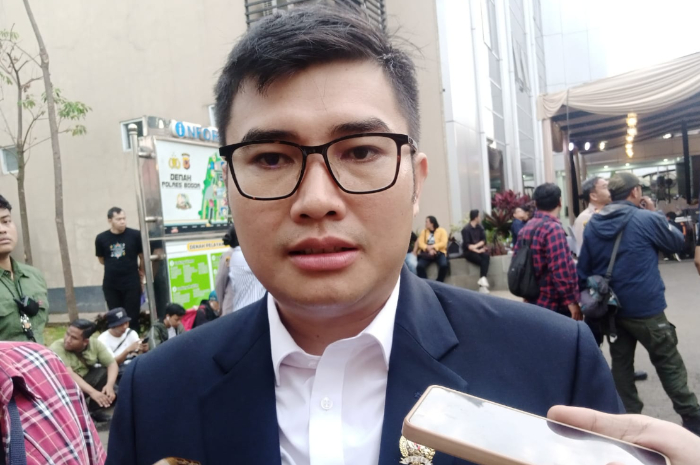 Ketua DPRD Kabupaten Bogor, Sastra Winara saat dimintai keterangan