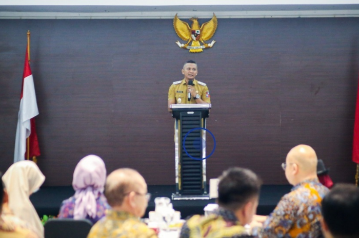 Wakil Walikota Bogor memberikan sambutan di Kantor Wilayah DJP Jawa Barat III.