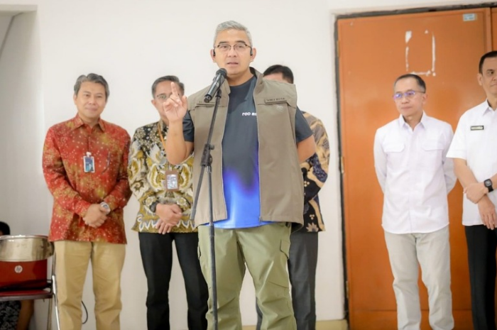 Wali Kota Bandung meresmikan program wisata edukasi kedirgantaraan.