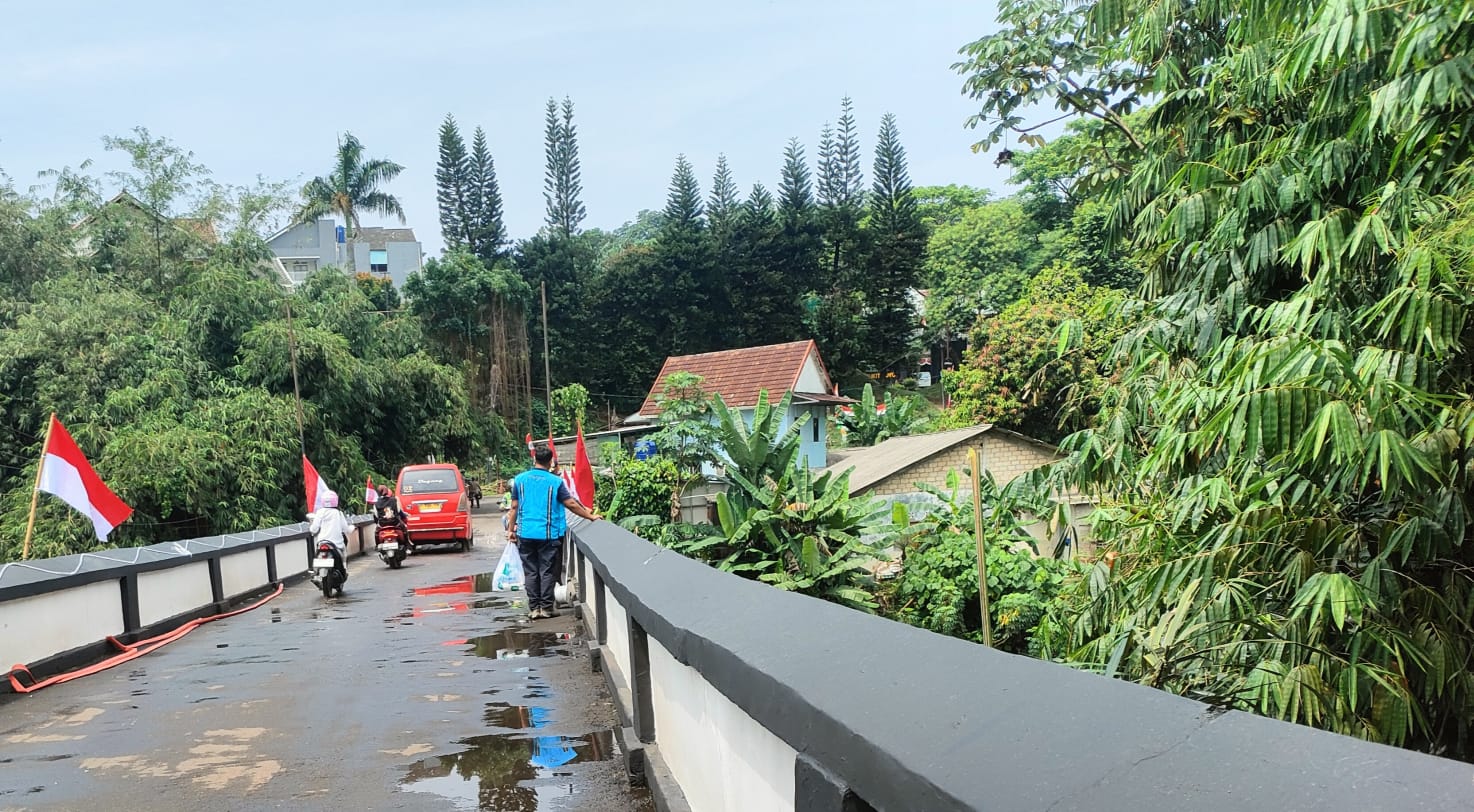 Jembatan Panus, Kota Depok, terlihat lebih bersih beberapa hari ini.