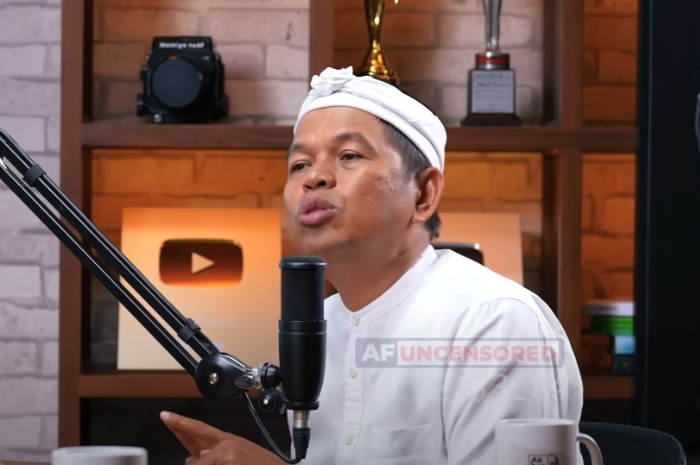 Gubernur Jawa Barat, Dedi Mulyadi berdialog dengan Akbar Faisal.