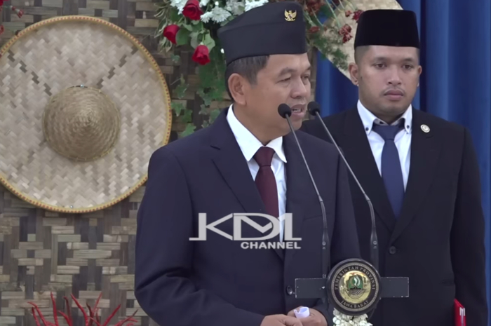 Gubernur Jawa Barat Dedi Mulyadi berpidato di acara pengukuhan Paskibraka Provinsi Jabar.