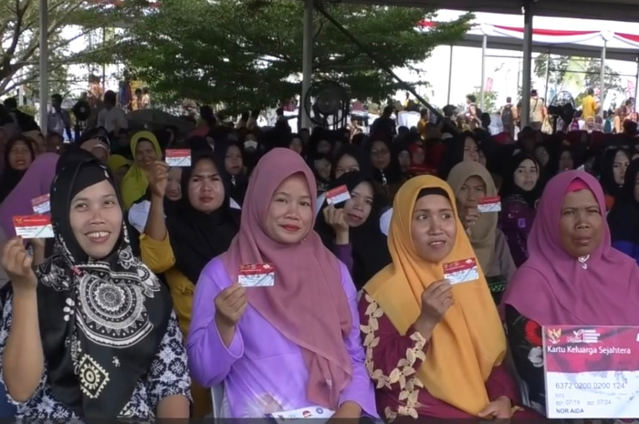 Kemensos Beberkan Alasan Bansos PKH dan BPNT Tahap 3 Belum Cair di Agustus 2025.