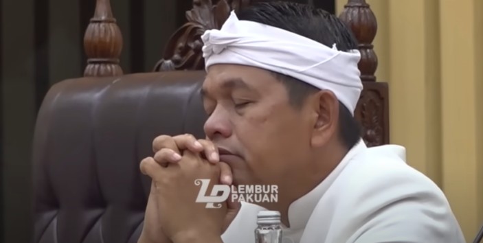 Gubernur Jawa Barat Dedi Mulyadi menghukum paduan suara asal Bekasi
