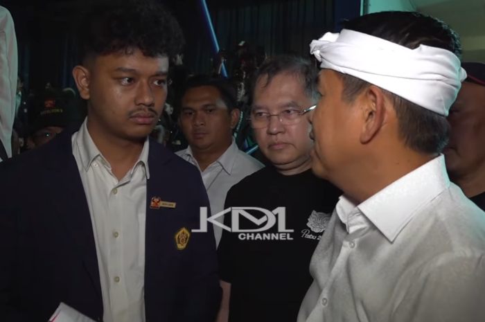 Gubernur Jawa Barat Dedi Mulyadi saat merespons keluhan mahasiswa Unpad tentang Jatinangor