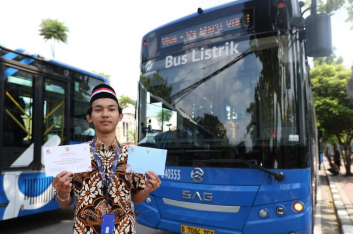 Edi Sutrisno, pengemudi bajaj yang diundang ikut ucapara HUT ke 80 Indonesia di Istana Merdeka.