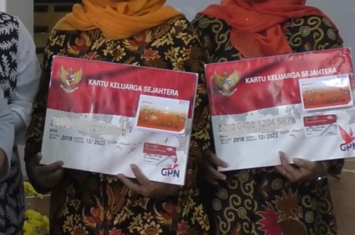 Ilustrasi penyaluran bansos PKH BPNT dan KKS ke KPM.
