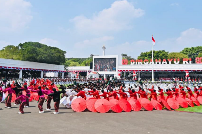 Suasana pertunjukan peringatan HUT RI ke-80