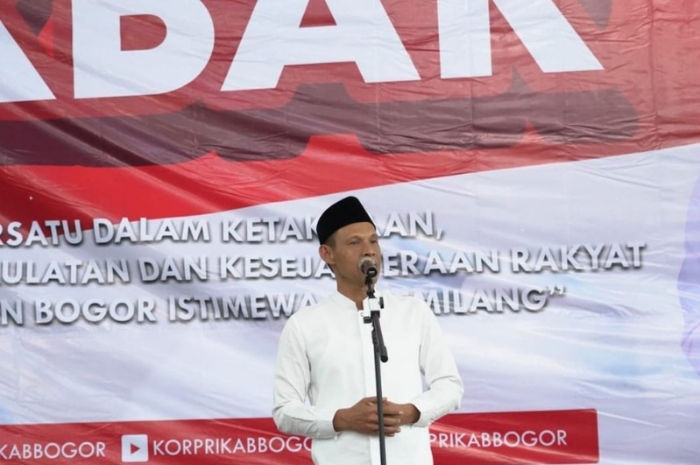 Wakil Bupati Bogor Ade Ruhandi saat memberi sambutan dalam pengajian Akbar yang digelar Korpri Kabupaten Bogor.