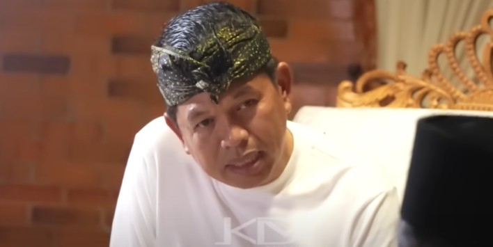 Warga Desa Srimukti Bekasi mengungkap dana bantuan Gubernur Jawa Barat Dedi Mulyadi yang digelapkan