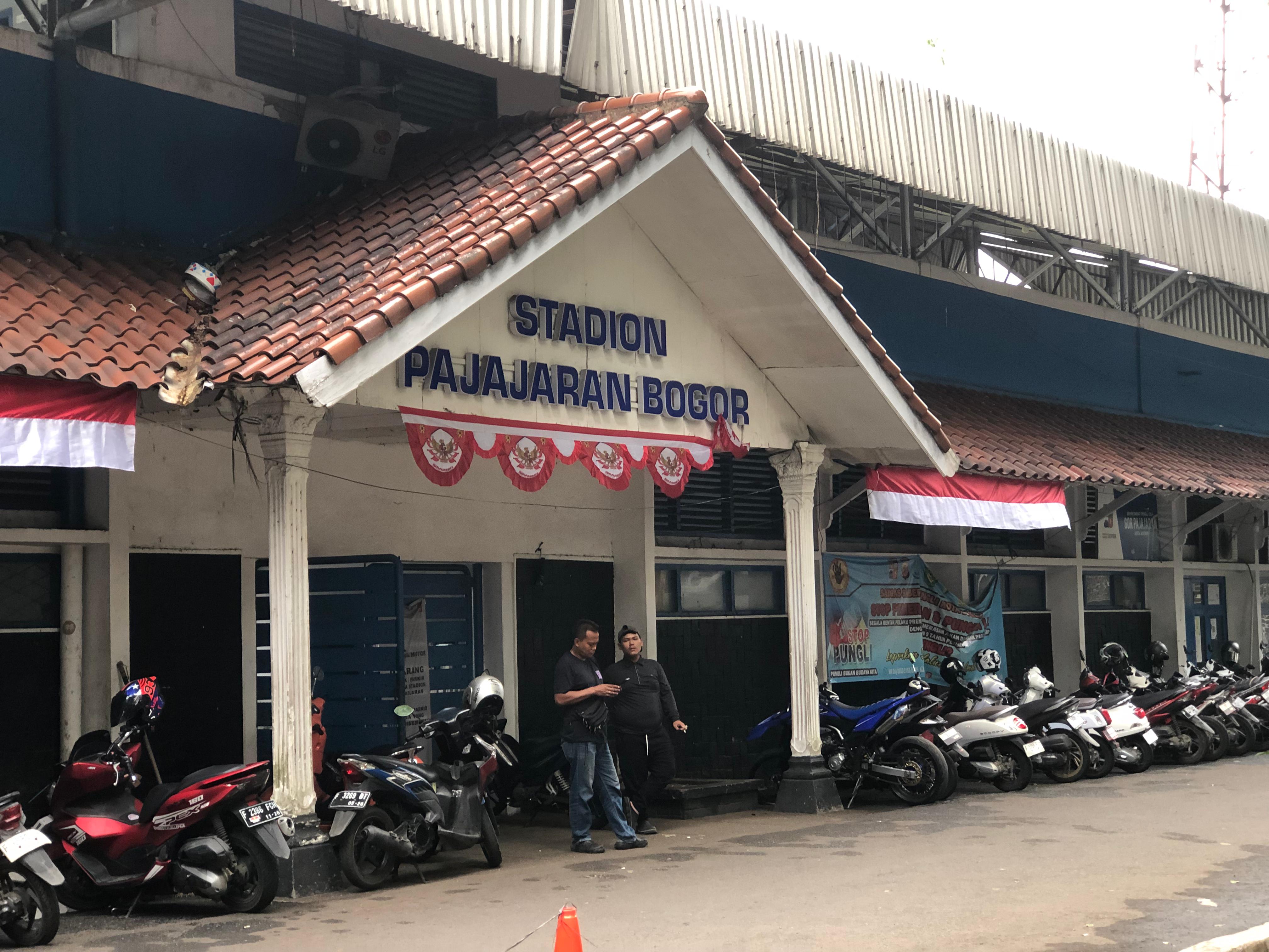Tampak depan Stadion GOR Pajajaran Kota Bogor.