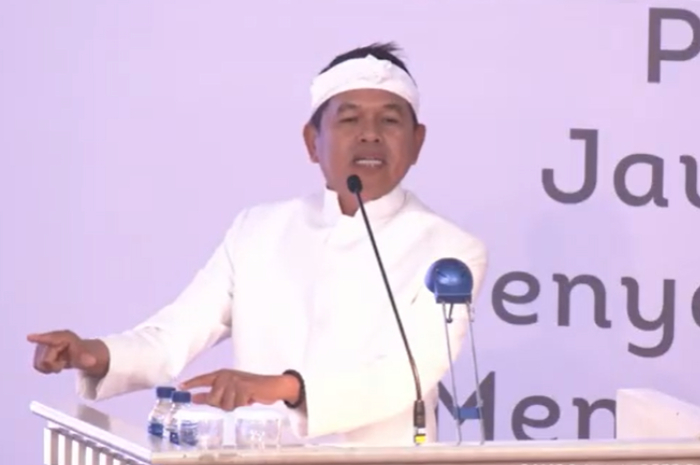 Gubernur Jawa Barat Dedi Mulyadi saat pidato dalam Rapat Paripurna dalam rangka Hari Jadi ke-80 Provinsi Jabar, Selasa, 19 Agustus 2025.