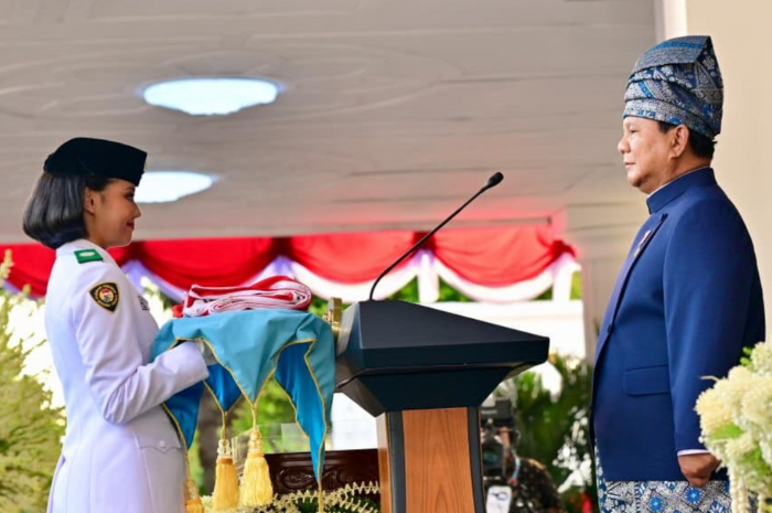 Presiden Prabowo memimpin Upacara Penurunan Bendera pada HUT RI ke-80