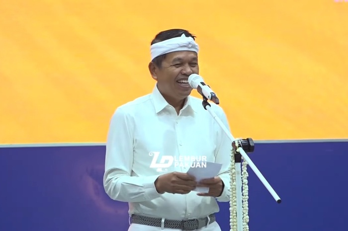 Gubernur Jawa Barat Dedi Mulyadi saat menceritakan kisah cintanya semasa SMA.