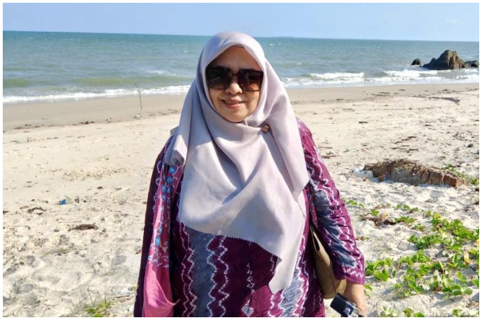 Rektor Institut Agama Islam Sahid (INAIS) Bogor, Dr. Titien Yustina ikut berkomentar soal ucapan Menteri Keuangan yang menyebut guru beban negara.