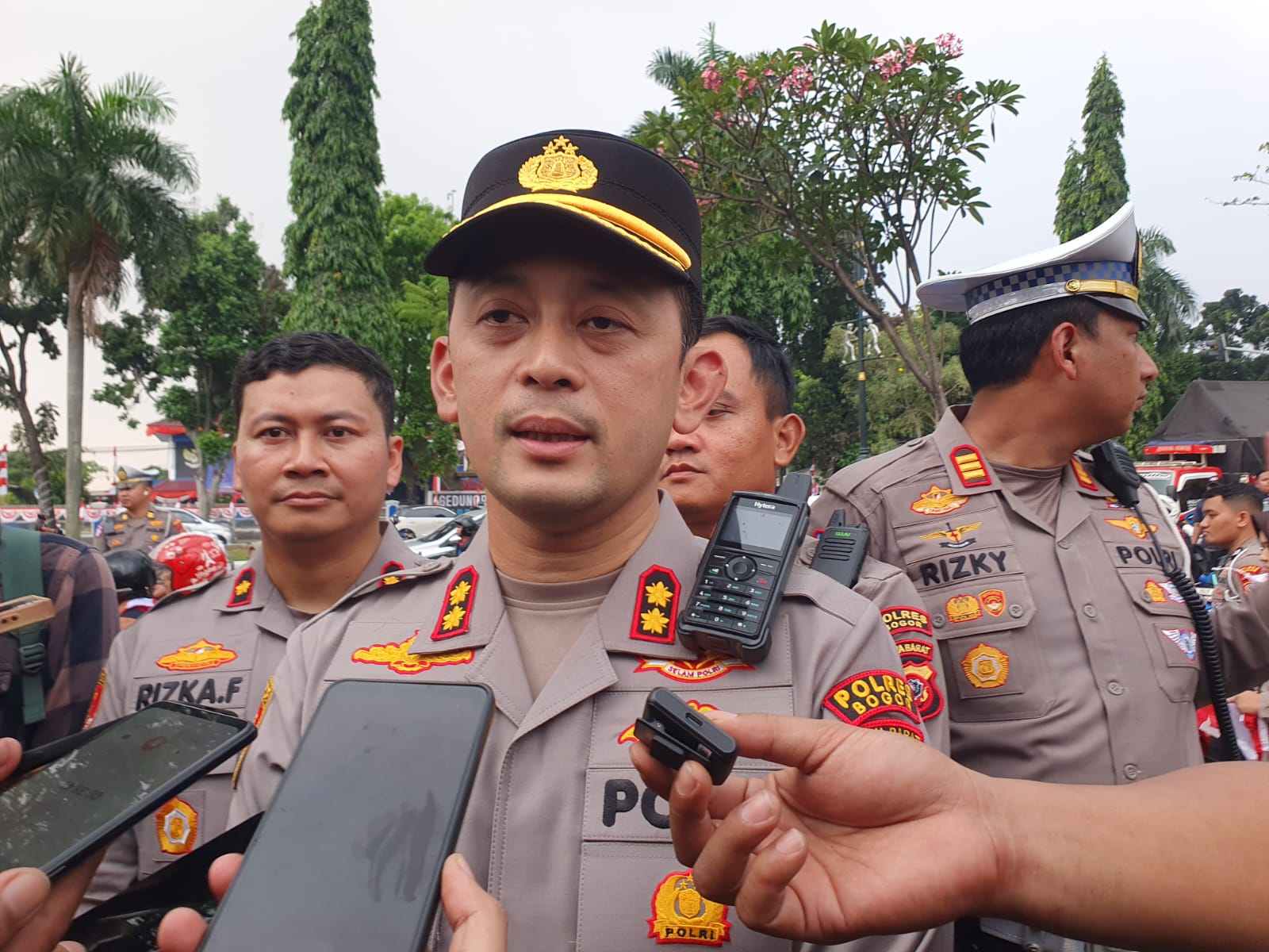 Kapolres Bogor AKBP Wikha Ardilestanto saat dimintai keterangan soal turnamen sepak bola.