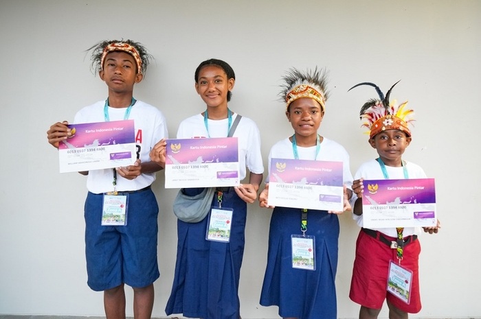 Ilustrasi para siswa yang mendapat bantuan PIP