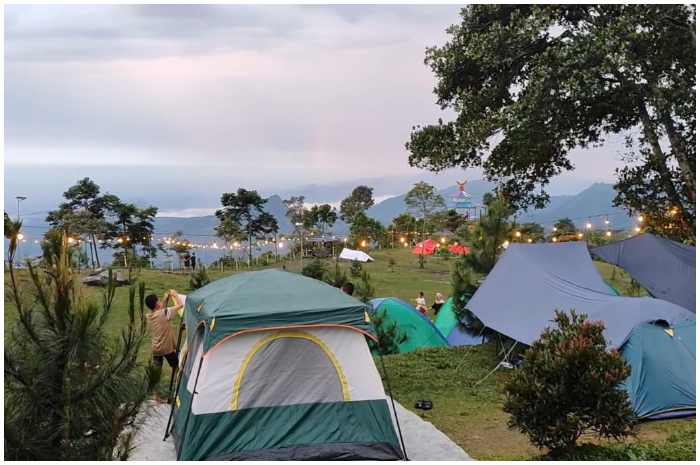 Suasana camping ground di Curug Cidulang Kayangan kawasan Puncak 2 Jonggol.
