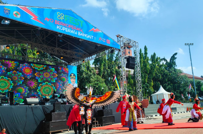 Penampilan anak-anak istimewa dalam puncak perayaan HUT ke-80 RI di Kota Depok.