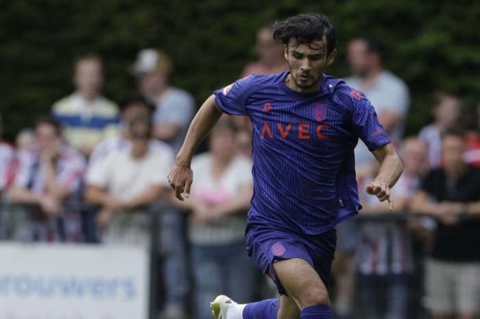 Nathan Tjoe A-on saat bermain untuk Willem II.