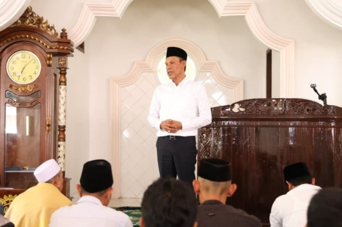 Wakil Bupati Bogor Jaro Ade saat melaksanakan program Jumling di Malasari, Kecamatan Nanggung