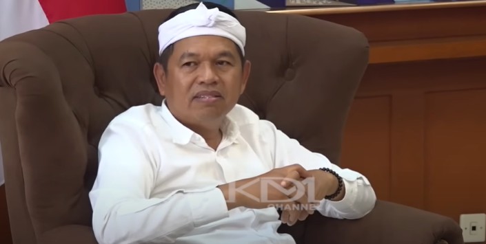 Gubernur Jawa Barat Dedi Mulyadi mendengarkan keluhan pekerja pariwisata akibat larangan study tour